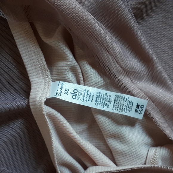 Alo Yoga Layer-Up Mesh Tank - Picture 4 of 6